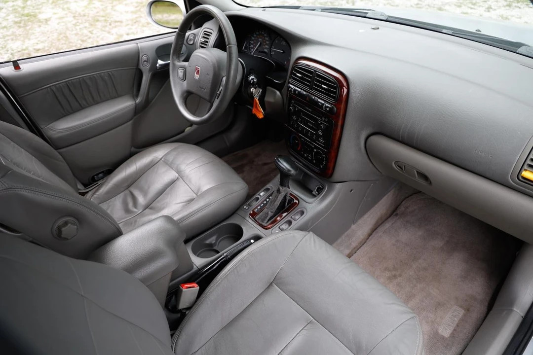 2002 Saturn - Image 18 of 21