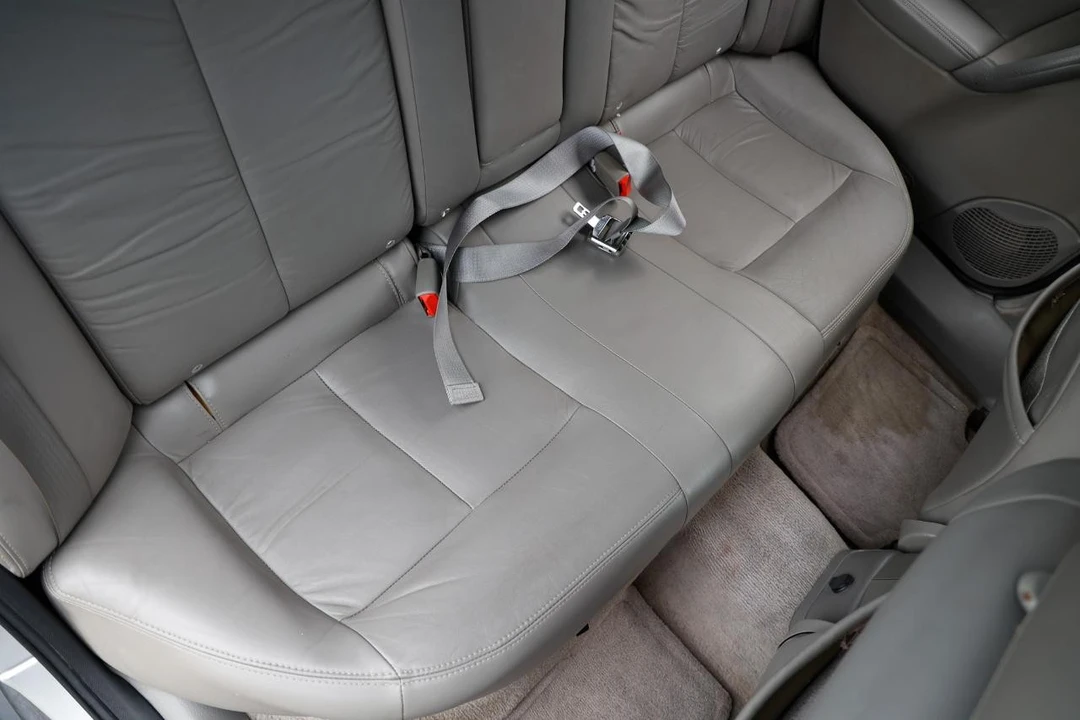 2002 Saturn - Image 12 of 21