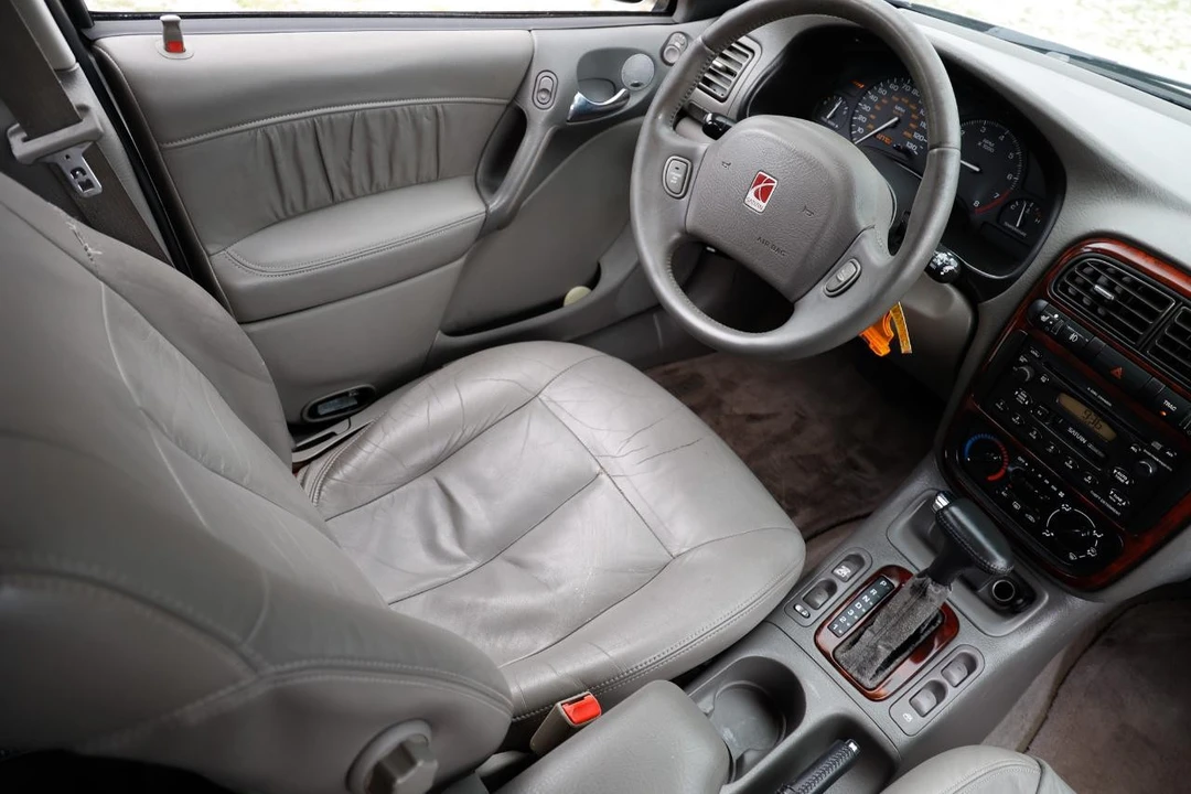 2002 Saturn - Image 20 of 21