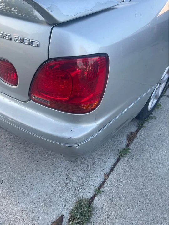 2002 Lexus GS 2nd Gen - Image 3 of 10