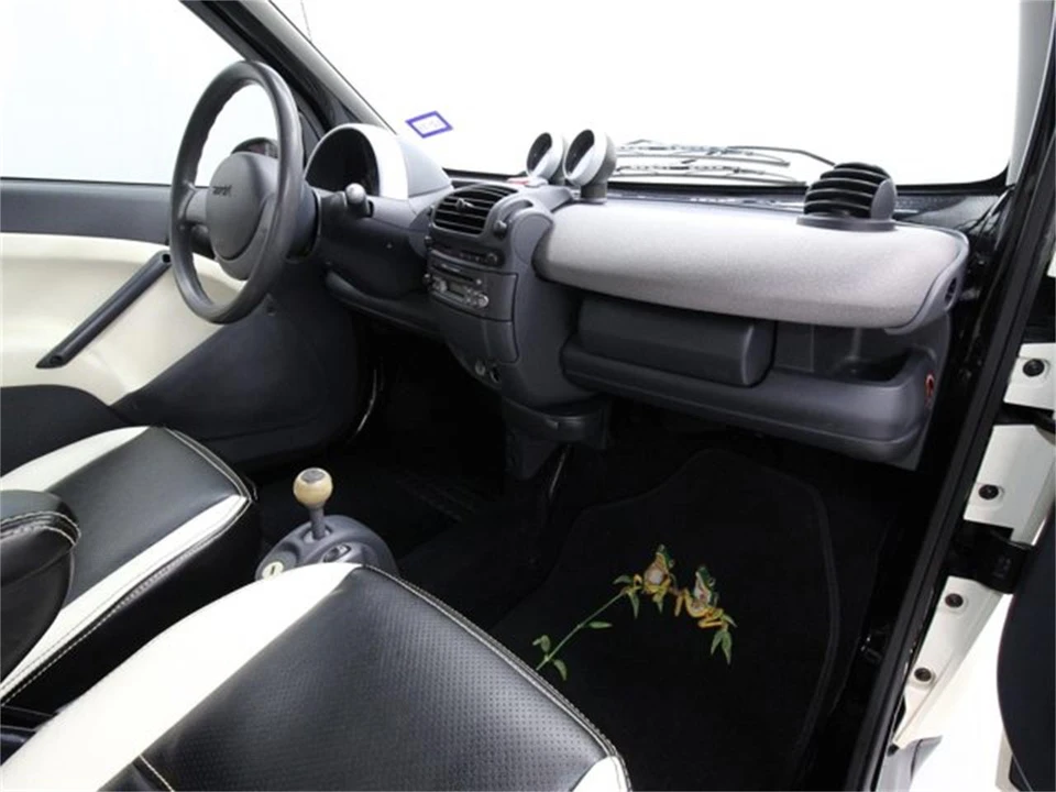 2002 Smart Fortwo 1st Gen - Image 15 of 31