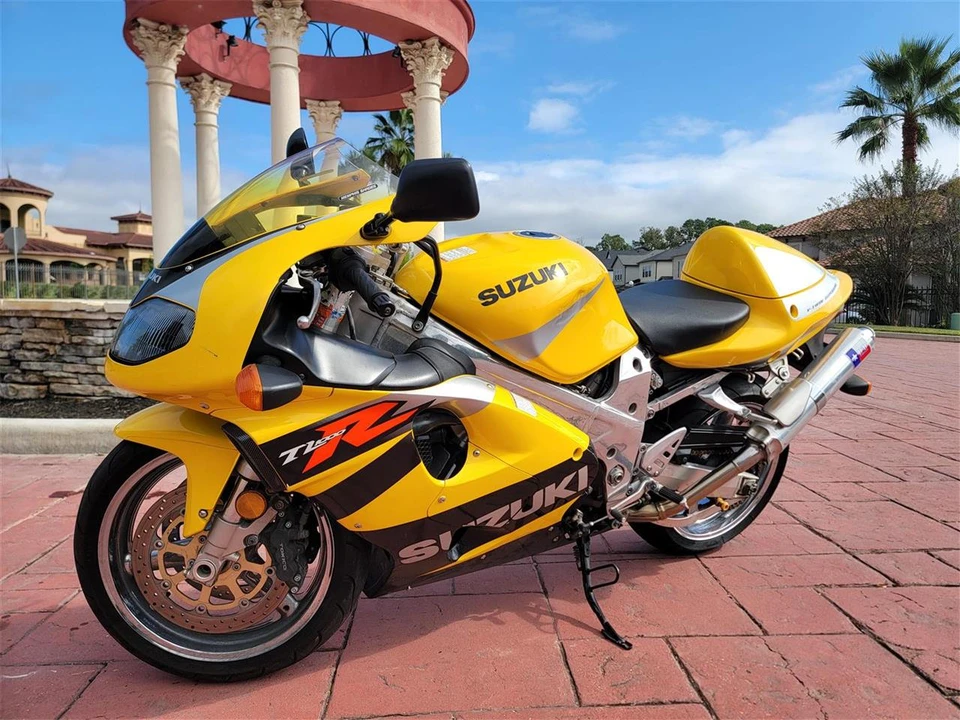 2002 Suzuki Motorcycles - Image 4 of 27