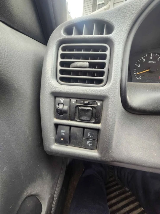 2002 Suzuki - Image 6 of 8