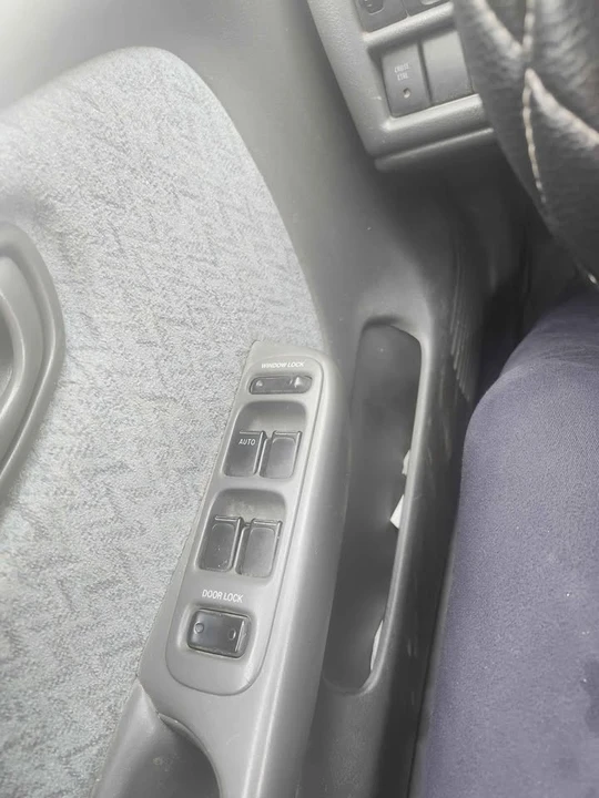 2002 Suzuki - Image 8 of 8