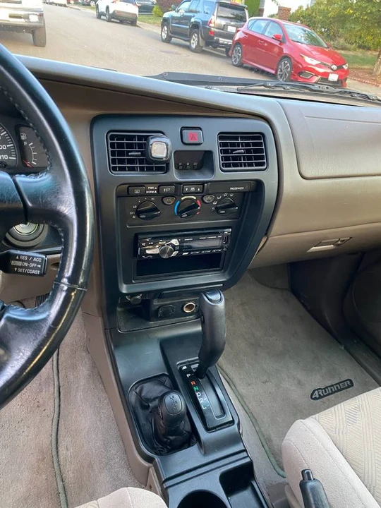 2002 Toyota 4Runner 3rd Gen - Image 9 of 13
