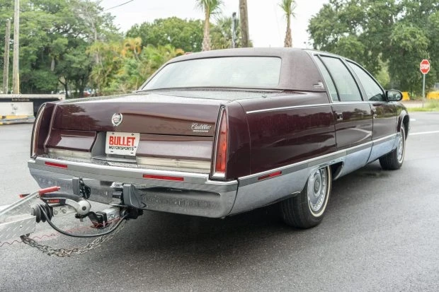 2002 Cadillac Fleetwood - Image 9 of 14
