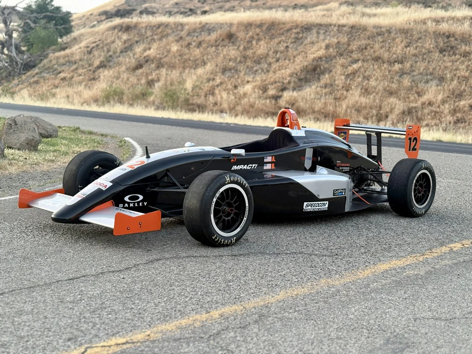 2002 Renault - Image 2 of 21