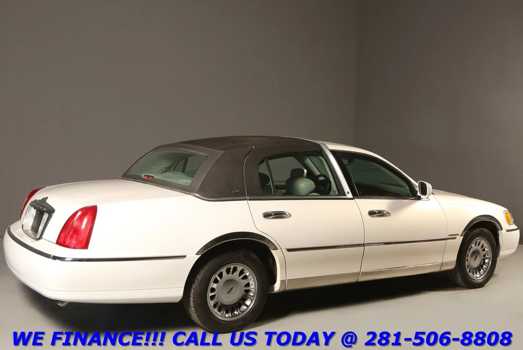 2002 Lincoln Town Car - Image 7 of 21