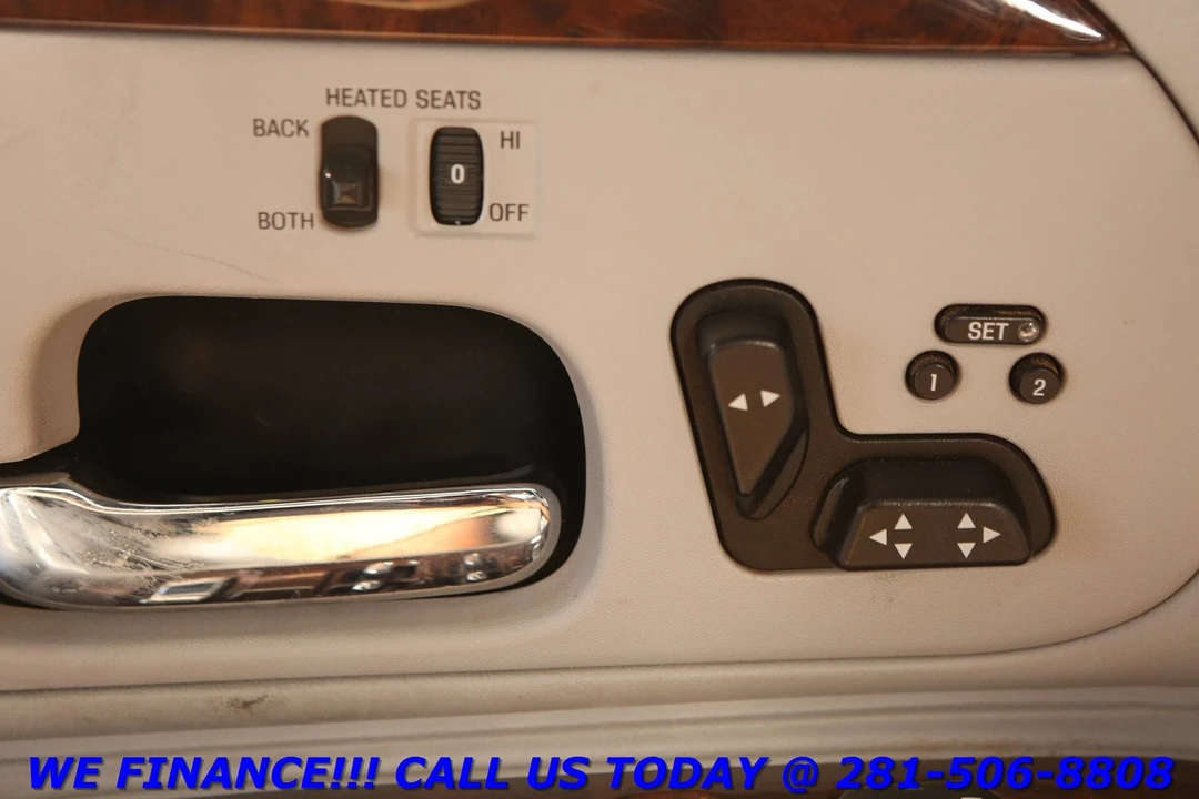 2002 Lincoln Town Car - Image 11 of 21