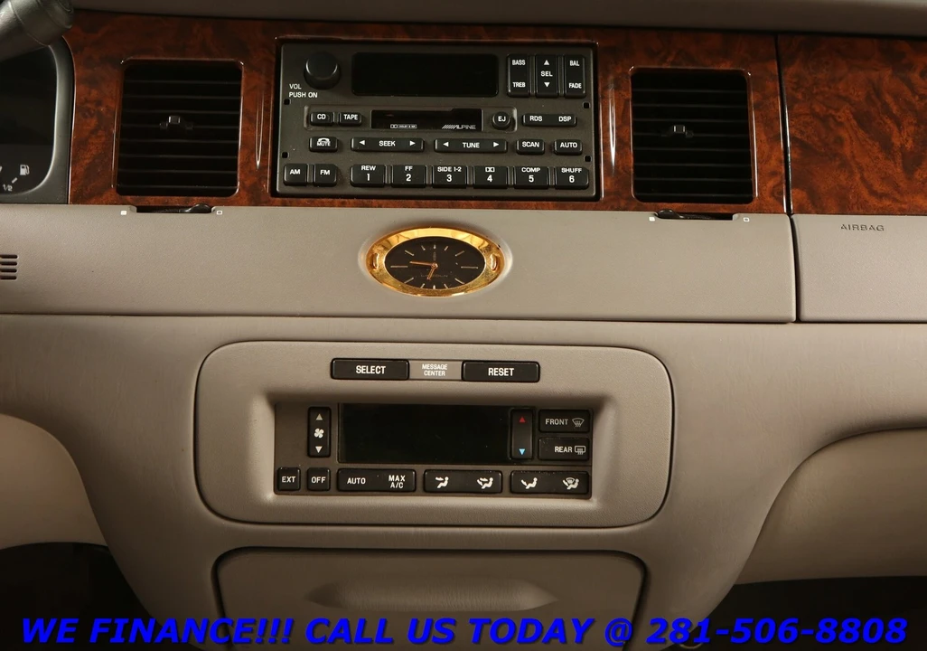 2002 Lincoln Town Car - Image 17 of 21