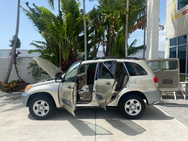 2002 Toyota RAV4 2nd Gen - Image 9 of 21