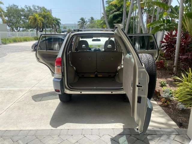 2002 Toyota RAV4 2nd Gen - Image 16 of 21