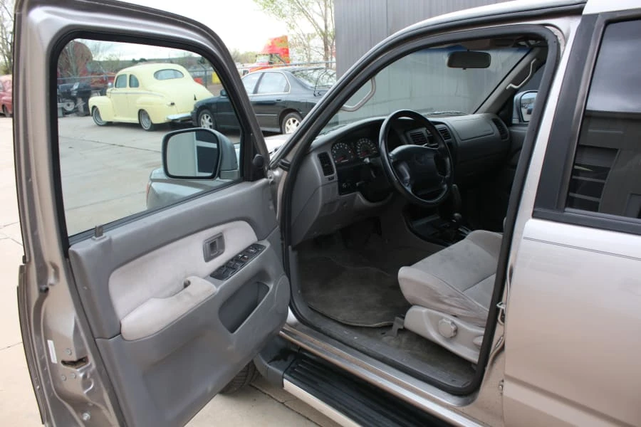 2002 Toyota 4Runner 3rd Gen - Image 5 of 12