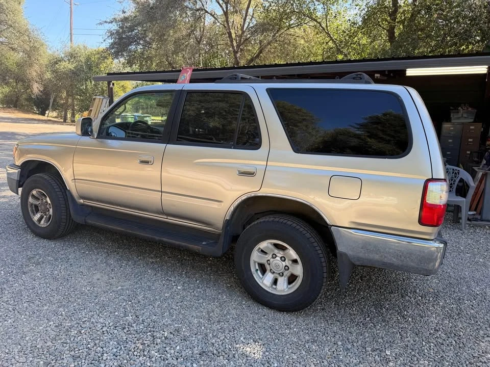2002 Toyota 4Runner 3rd Gen - Image 3 of 11