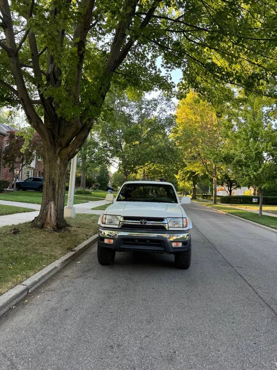 2002 Toyota 4Runner 3rd Gen - Image 5 of 10