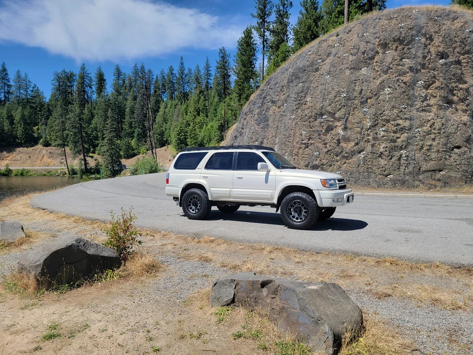 2002 Toyota 4Runner 3rd Gen - Image 11 of 31