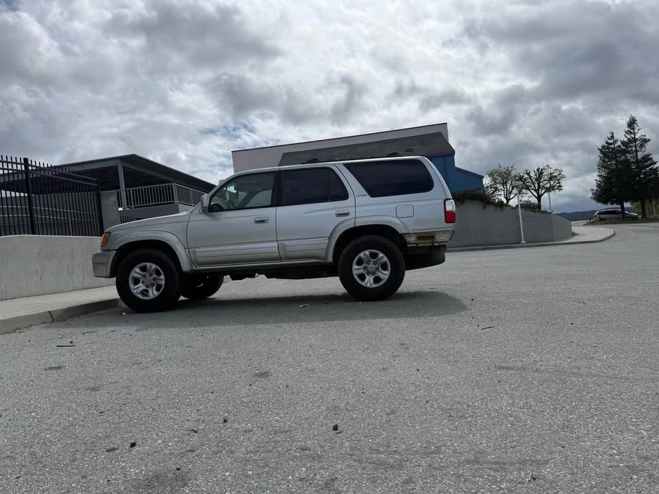 2002 Toyota 4Runner 3rd Gen - Image 9 of 10
