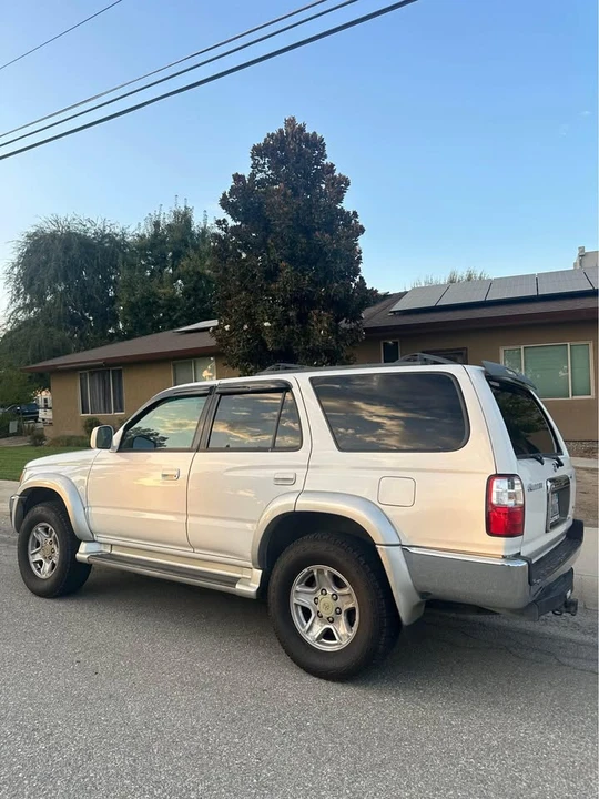2002 Toyota 4Runner 3rd Gen - Image 3 of 10