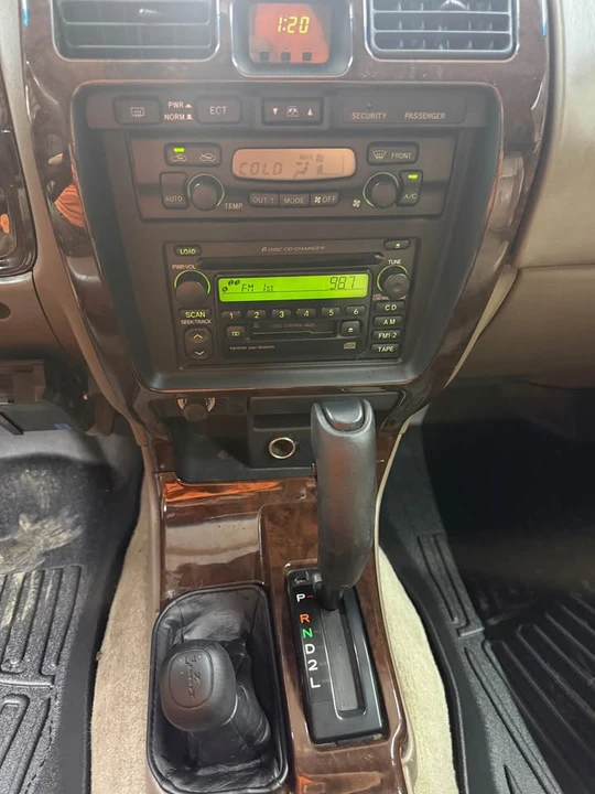 2002 Toyota 4Runner 3rd Gen - Image 14 of 17