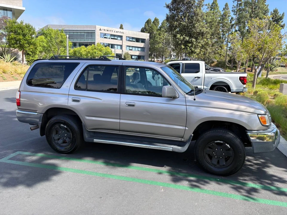 2002 Toyota 4Runner 3rd Gen - Image 8 of 9