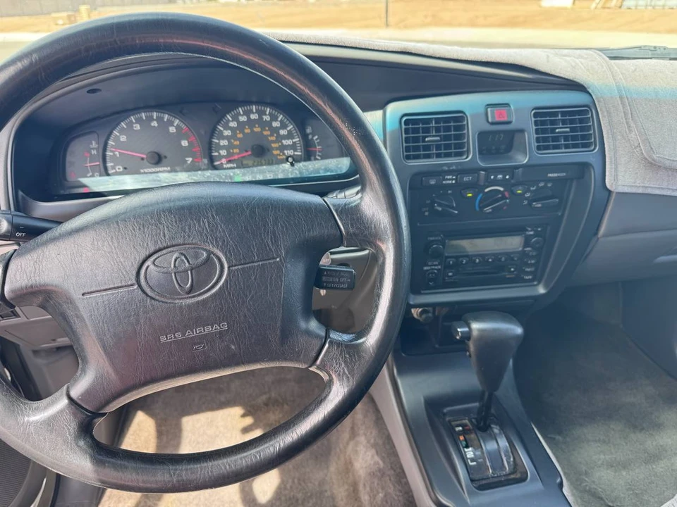 2002 Toyota 4Runner 3rd Gen - Image 9 of 11