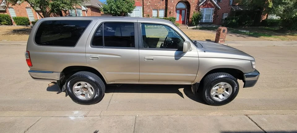 2002 Toyota 4Runner 3rd Gen - Image 2 of 9