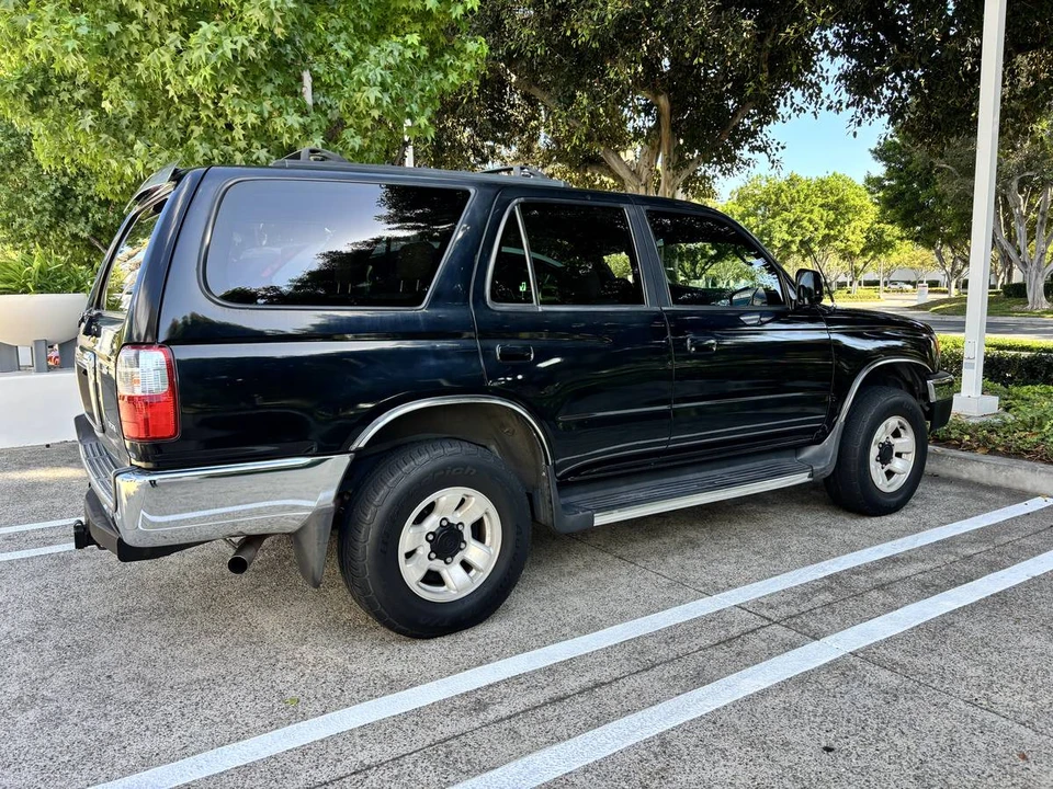 2002 Toyota 4Runner 3rd Gen - Image 2 of 9