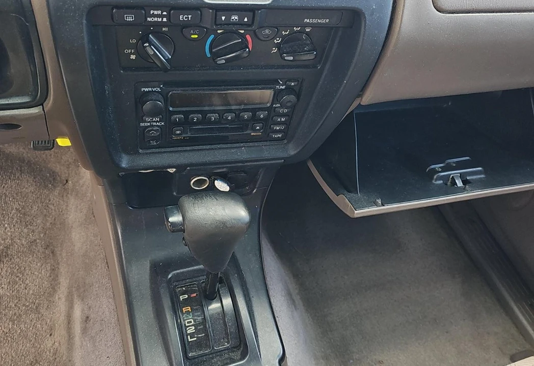 2002 Toyota 4Runner 3rd Gen - Image 10 of 14