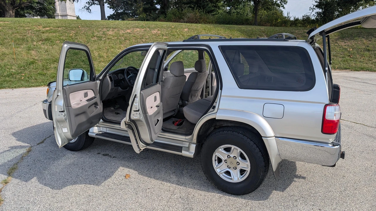 2002 Toyota 4Runner 3rd Gen - Image 10 of 31