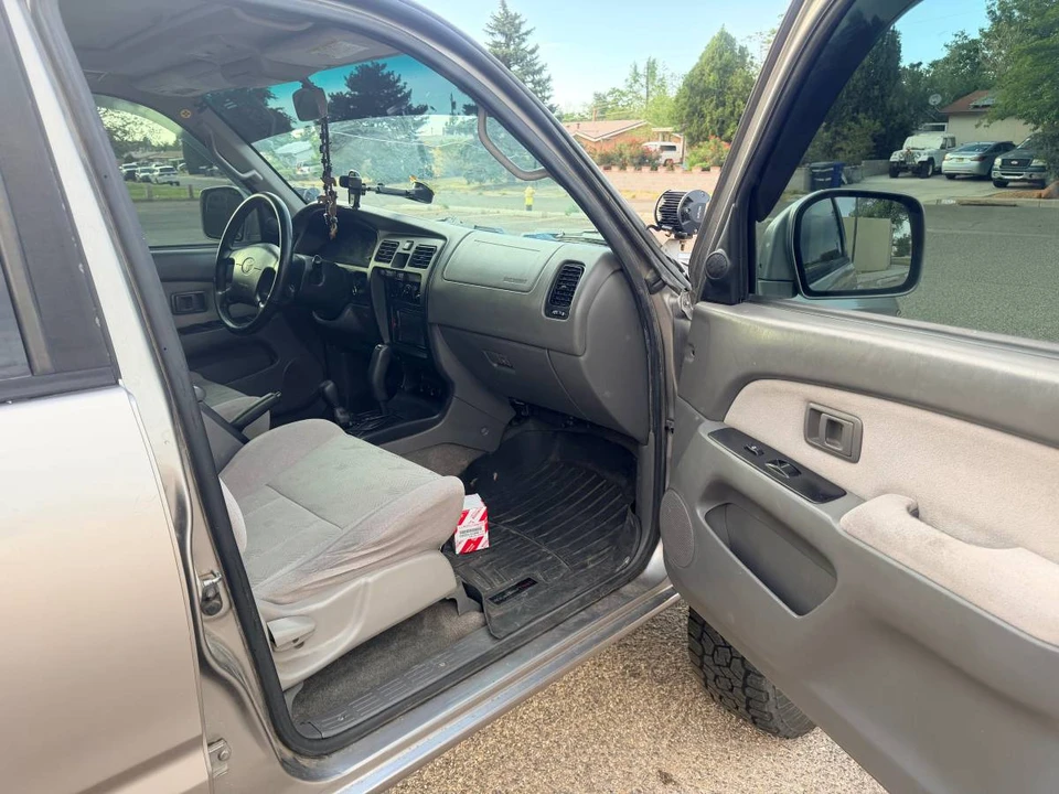 2002 Toyota 4Runner 3rd Gen - Image 6 of 10
