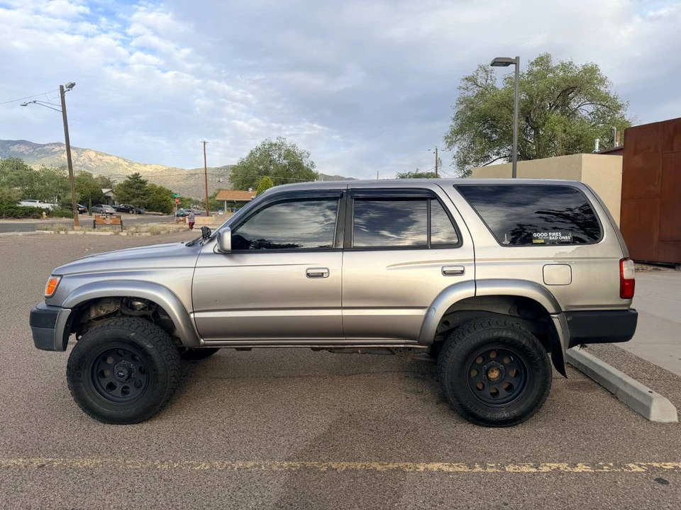 2002 Toyota 4Runner 3rd Gen - Image 2 of 10