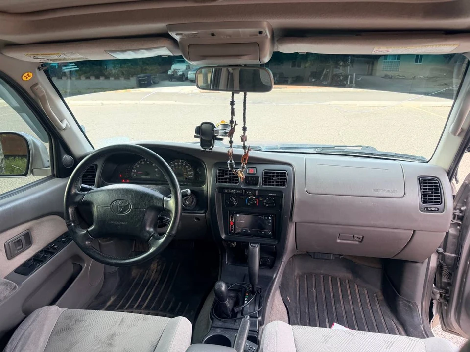 2002 Toyota 4Runner 3rd Gen - Image 5 of 10
