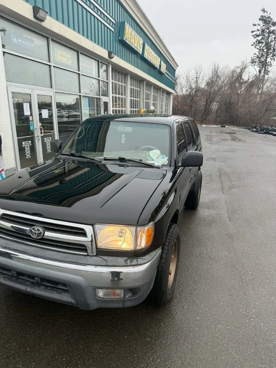 2002 Toyota 4Runner 3rd Gen - Image 3 of 10