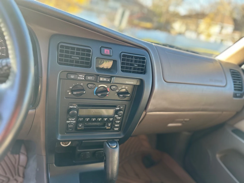 2002 Toyota 4Runner 3rd Gen - Image 11 of 21