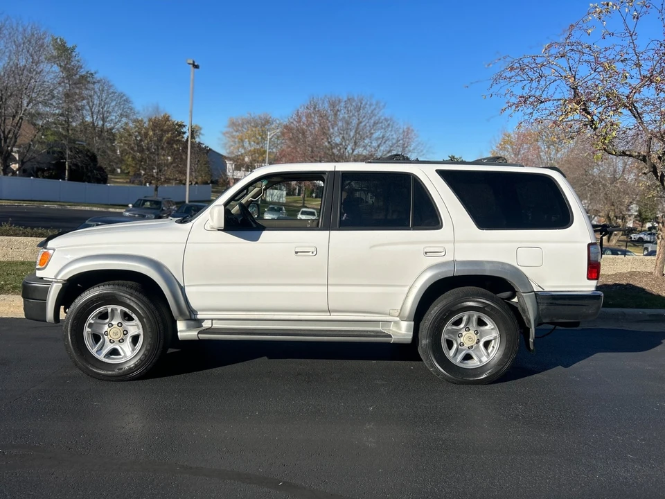 2002 Toyota 4Runner 3rd Gen - Image 4 of 12