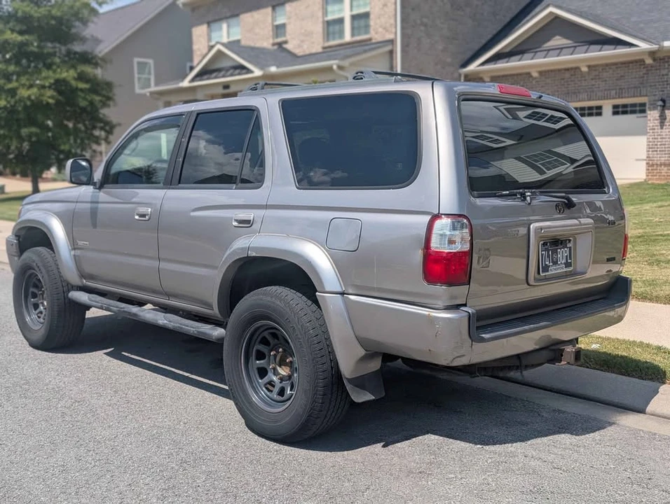 2002 Toyota 4Runner 3rd Gen - Image 2 of 11