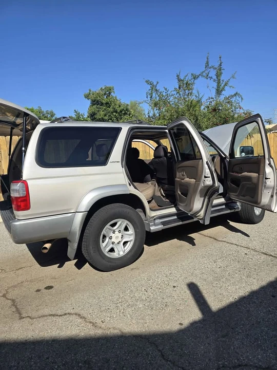 2002 Toyota 4Runner 3rd Gen - Image 5 of 12