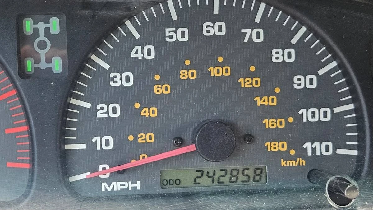 2002 Toyota 4Runner 3rd Gen - Image 2 of 9