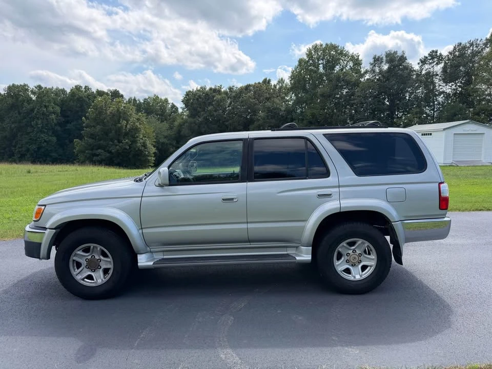 2002 Toyota 4Runner 3rd Gen - Image 8 of 12
