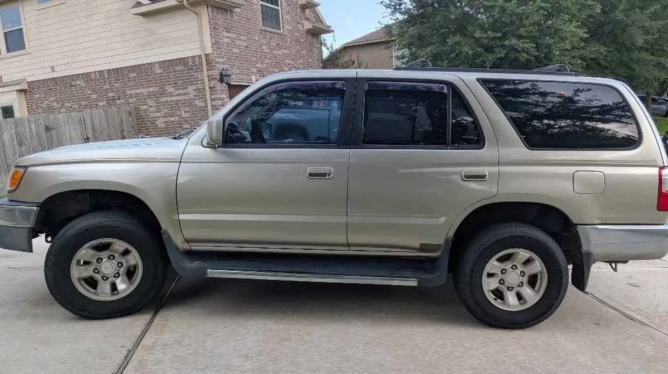 2002 Toyota 4Runner 3rd Gen - Image 2 of 8