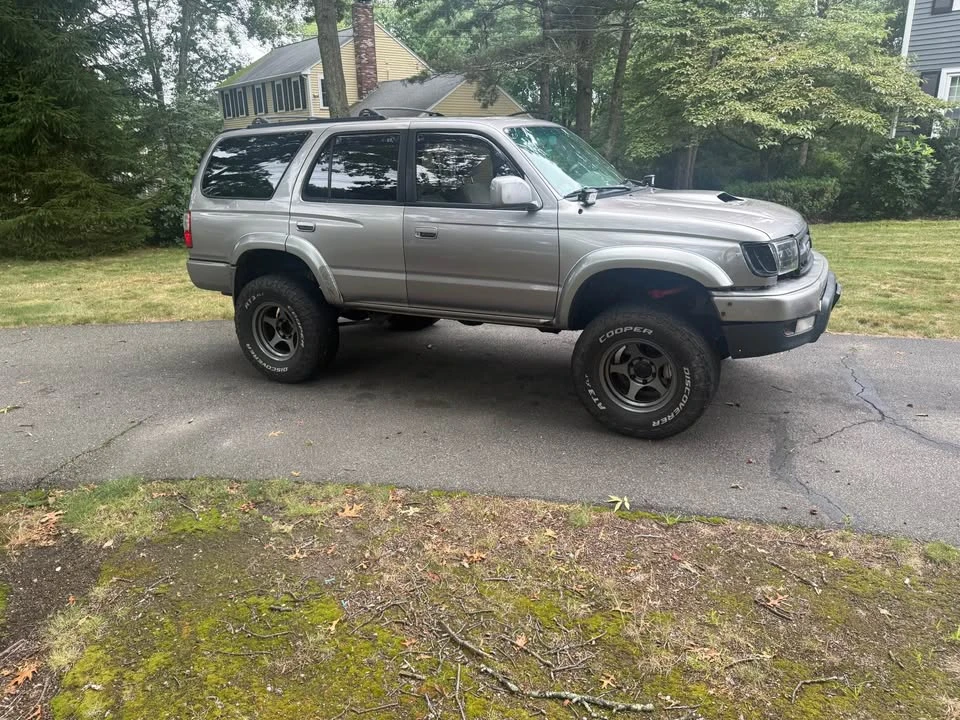 2002 Toyota 4Runner 3rd Gen - Image 2 of 11