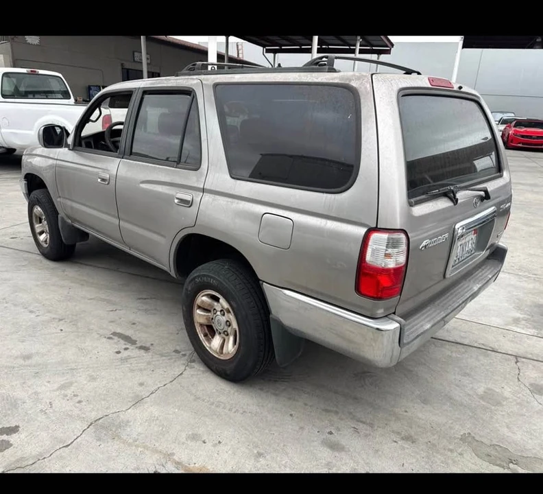 2002 Toyota 4Runner 3rd Gen - Image 5 of 11