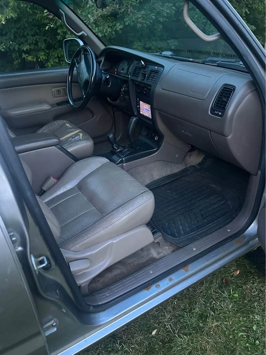 2002 Toyota 4Runner 3rd Gen - Image 8 of 12