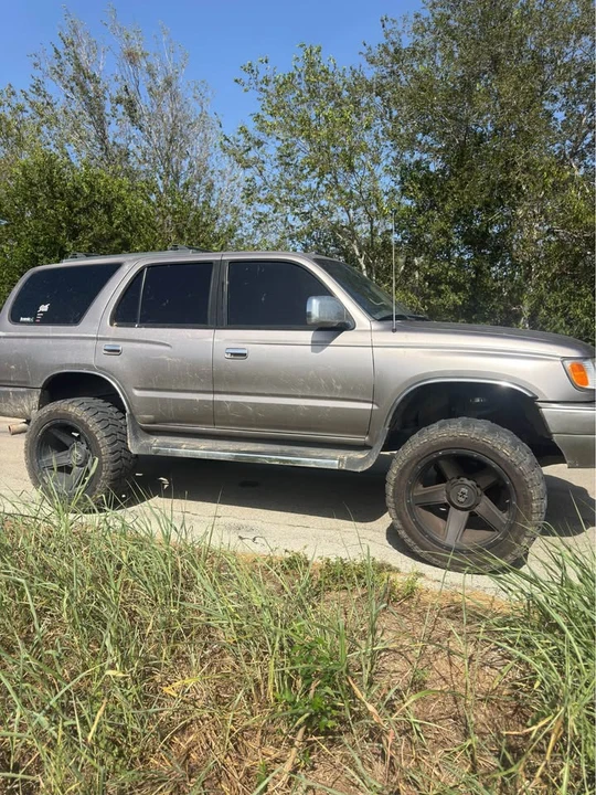 2002 Toyota 4Runner 3rd Gen - Image 4 of 8