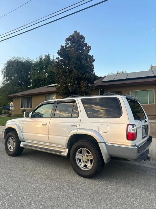 2002 Toyota 4Runner 3rd Gen - Image 2 of 8