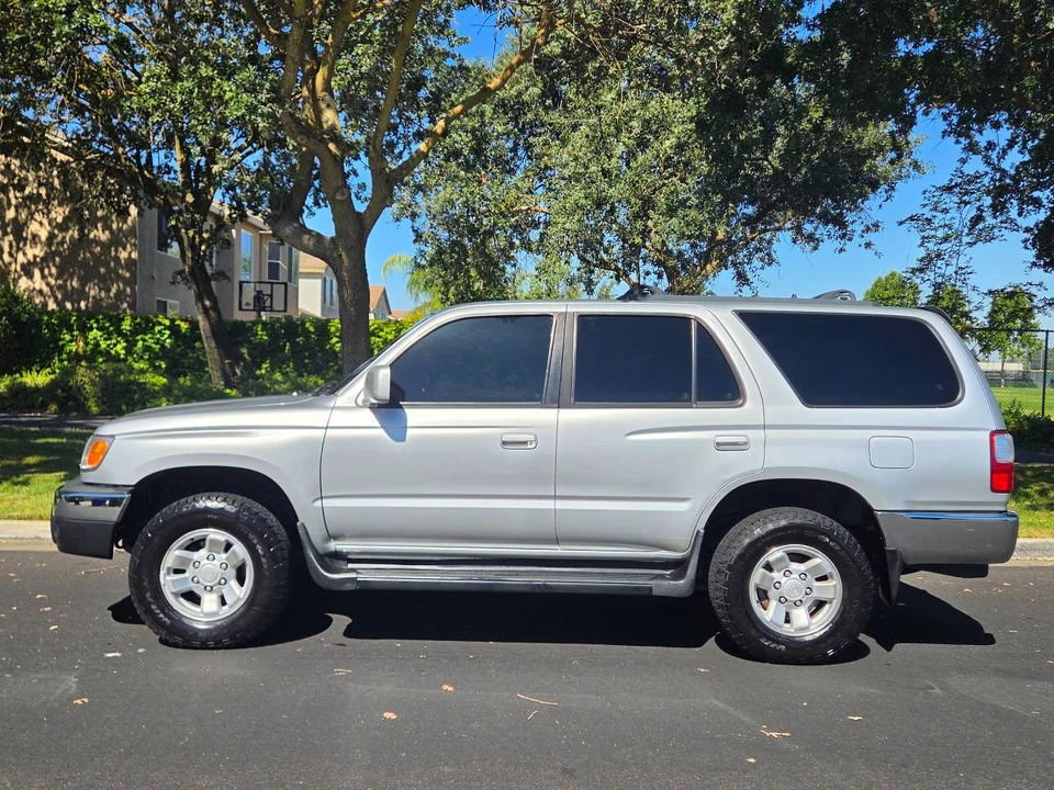 2002 Toyota 4Runner 3rd Gen - Image 2 of 11