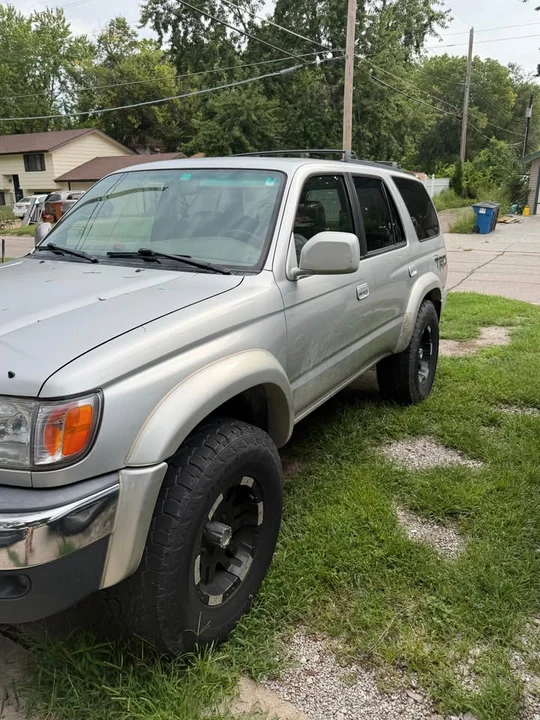 2002 Toyota 4Runner 3rd Gen - Image 6 of 9