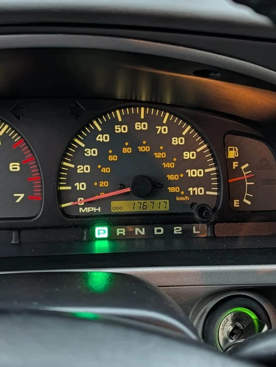 2002 Toyota 4Runner 3rd Gen - Image 8 of 12