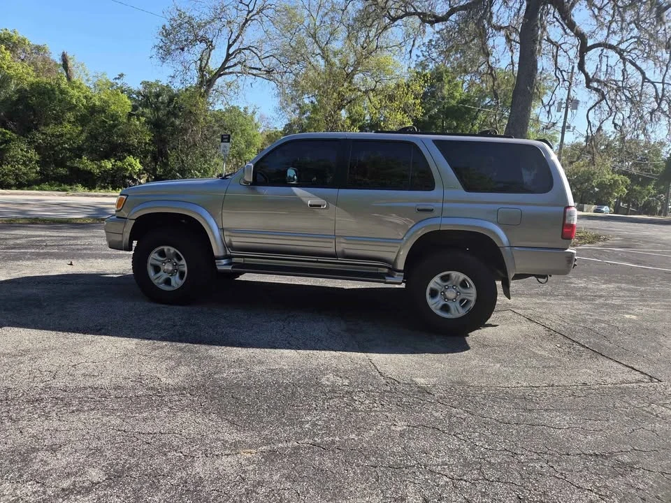 2002 Toyota 4Runner 3rd Gen - Image 10 of 12