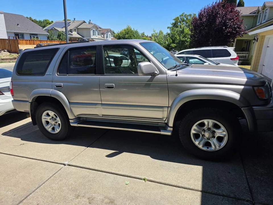 2002 Toyota 4Runner 3rd Gen - Image 2 of 7